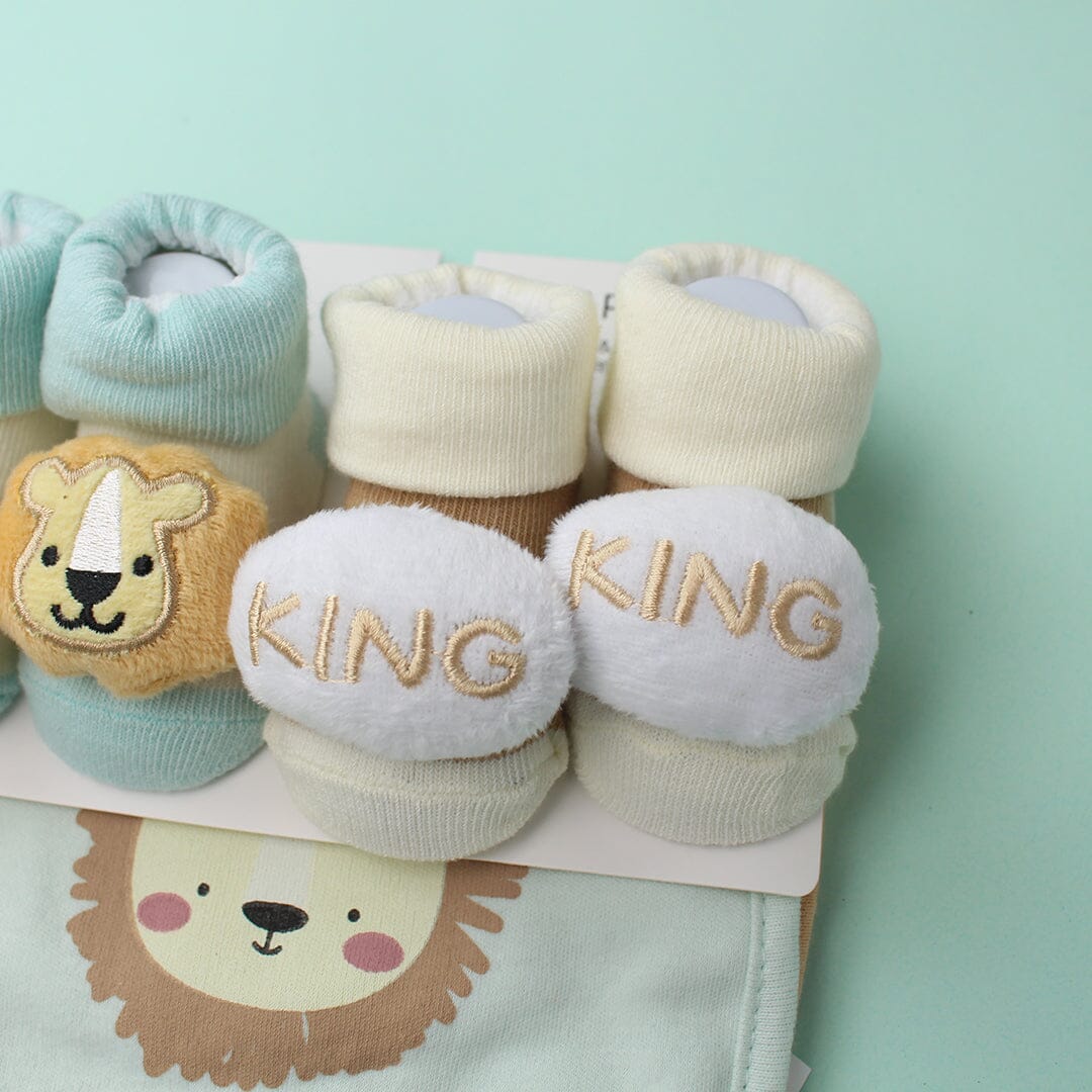 Decent Comfy Bibs & Socks Set - Little People Gears Bibs Set Iluvlittlepeople 