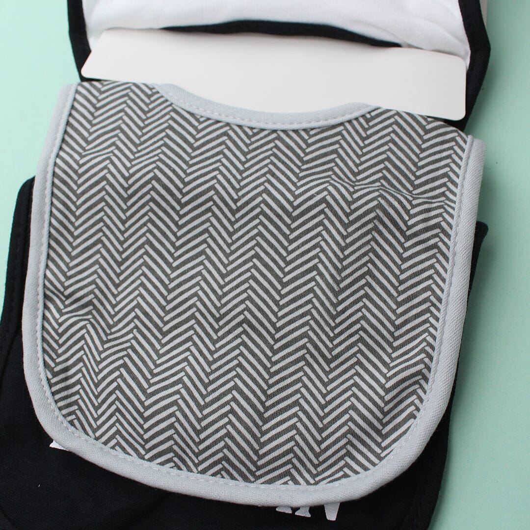 Decent Comfy Bibs & Socks Set - Little People Gears Bibs Set Iluvlittlepeople 