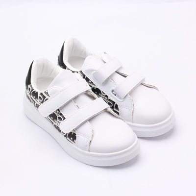 Quirky White Little People Kids Sneaker Sneaker Iluvlittlepeople 
